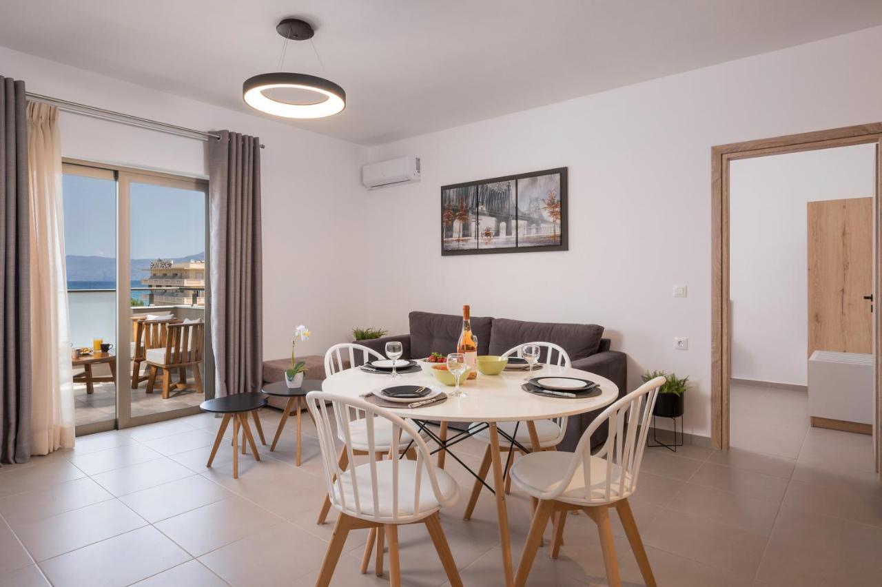 Indigo Blue Seaside Deluxe Apartments กิสเซมอส ภายนอก รูปภาพ