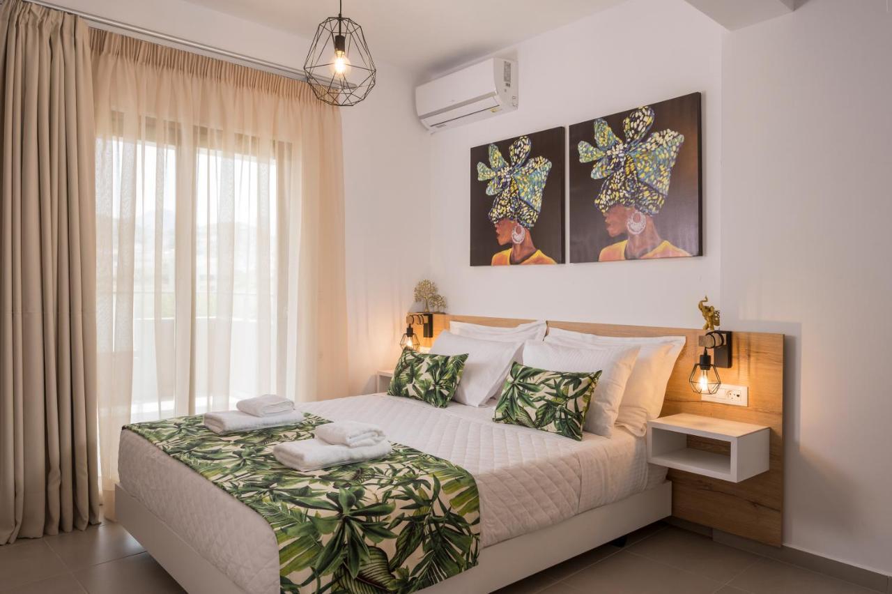 Indigo Blue Seaside Deluxe Apartments กิสเซมอส ภายนอก รูปภาพ