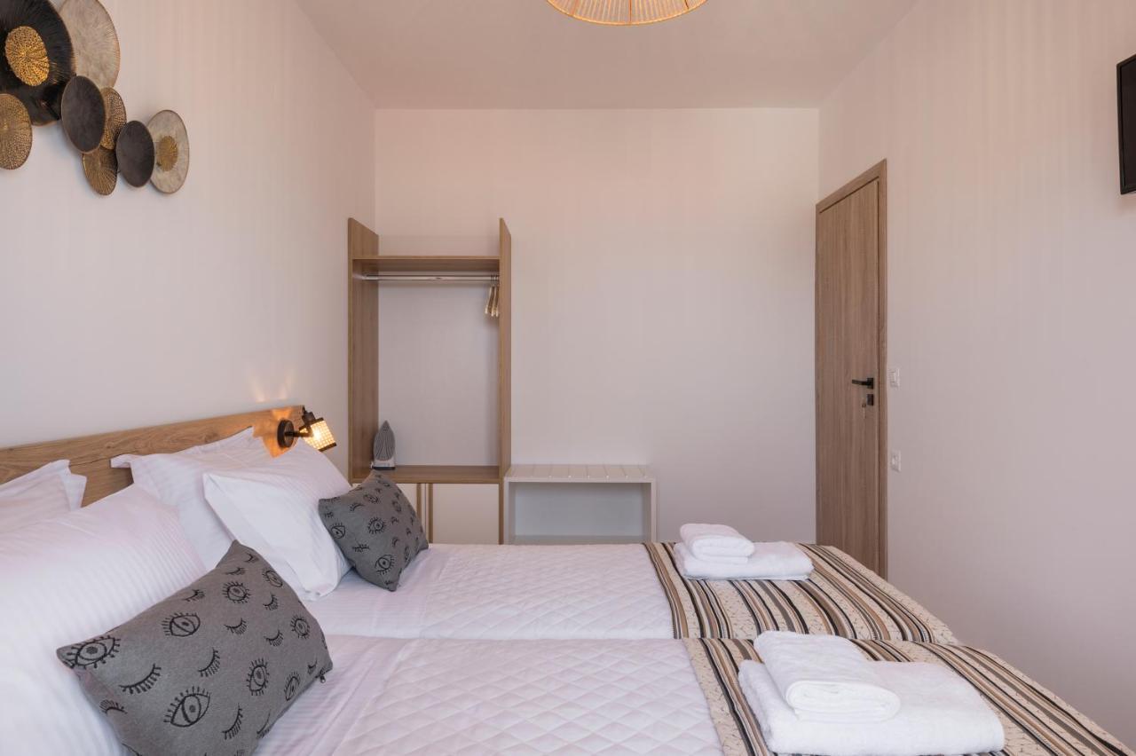 Indigo Blue Seaside Deluxe Apartments กิสเซมอส ภายนอก รูปภาพ