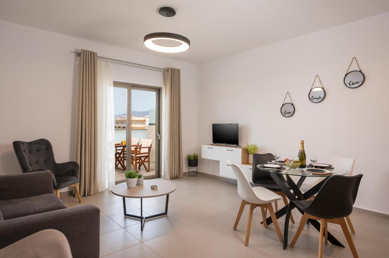 Indigo Blue Seaside Deluxe Apartments กิสเซมอส ภายนอก รูปภาพ