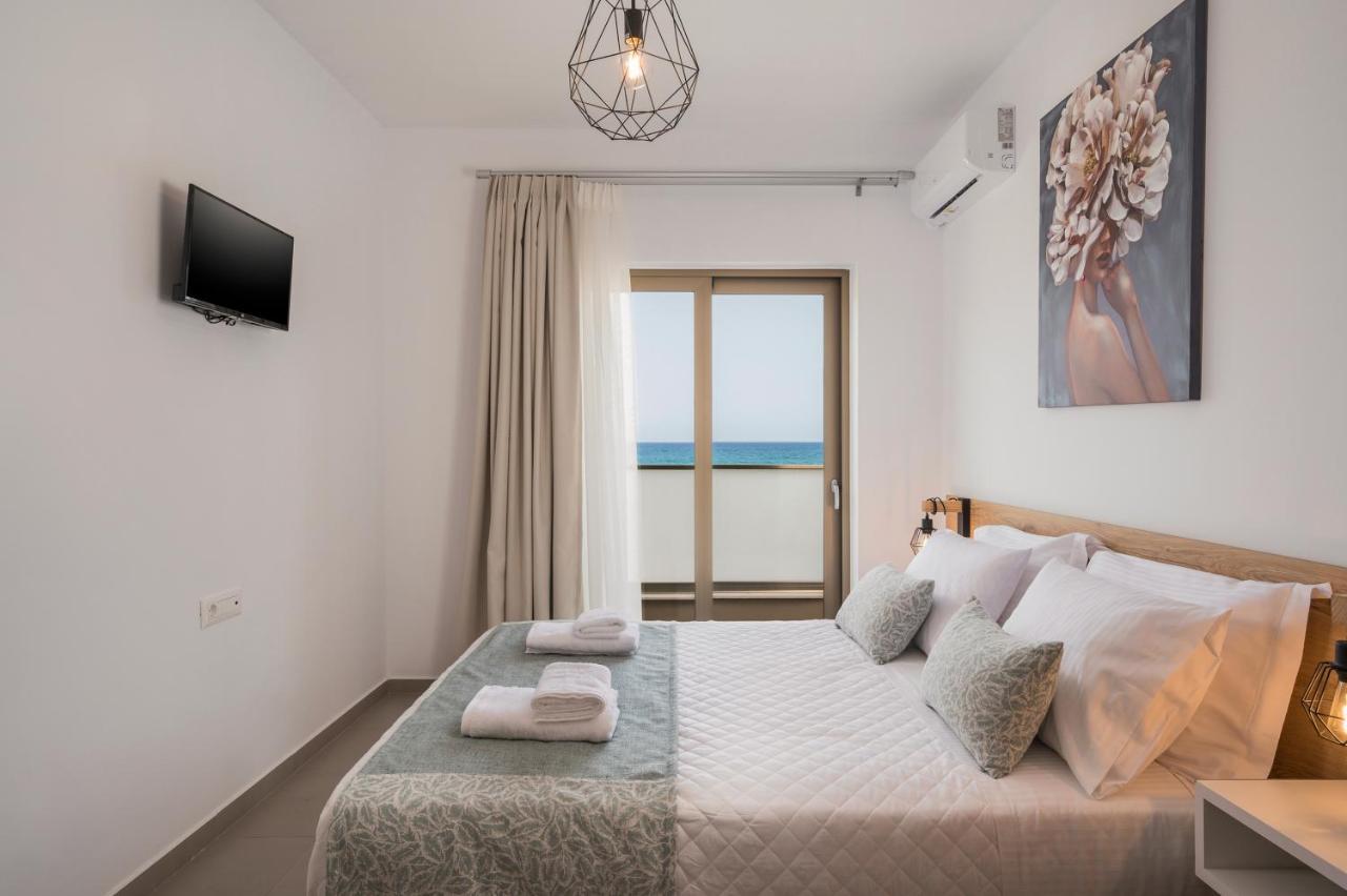 Indigo Blue Seaside Deluxe Apartments กิสเซมอส ภายนอก รูปภาพ